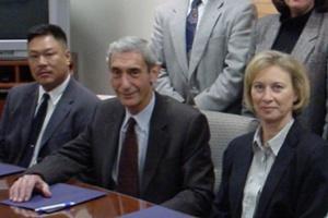 DEADHEADS: Working under former Chief Medical Examiner Charles Hirsch (center) were Barbara Butcher (right), who reportedly received a piece of a 9/11 plane, and Robert Yee (left), who snagged one from the SI Ferry disaster.