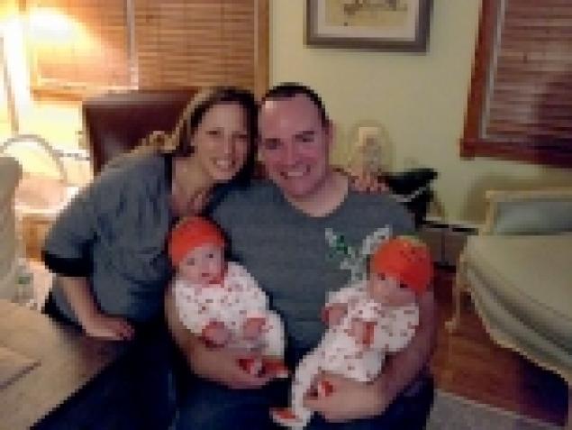 NYPD Lt. Steven Cioffi, here with wife Luisa and twin sons Max and Owen, died of cancer this week at age 40.